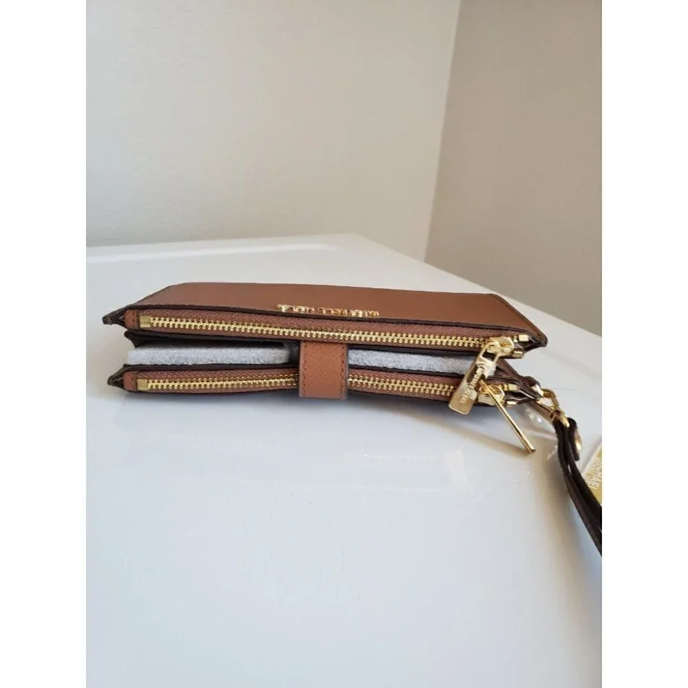 Michael Kors Wallet - Picture 3 of 9